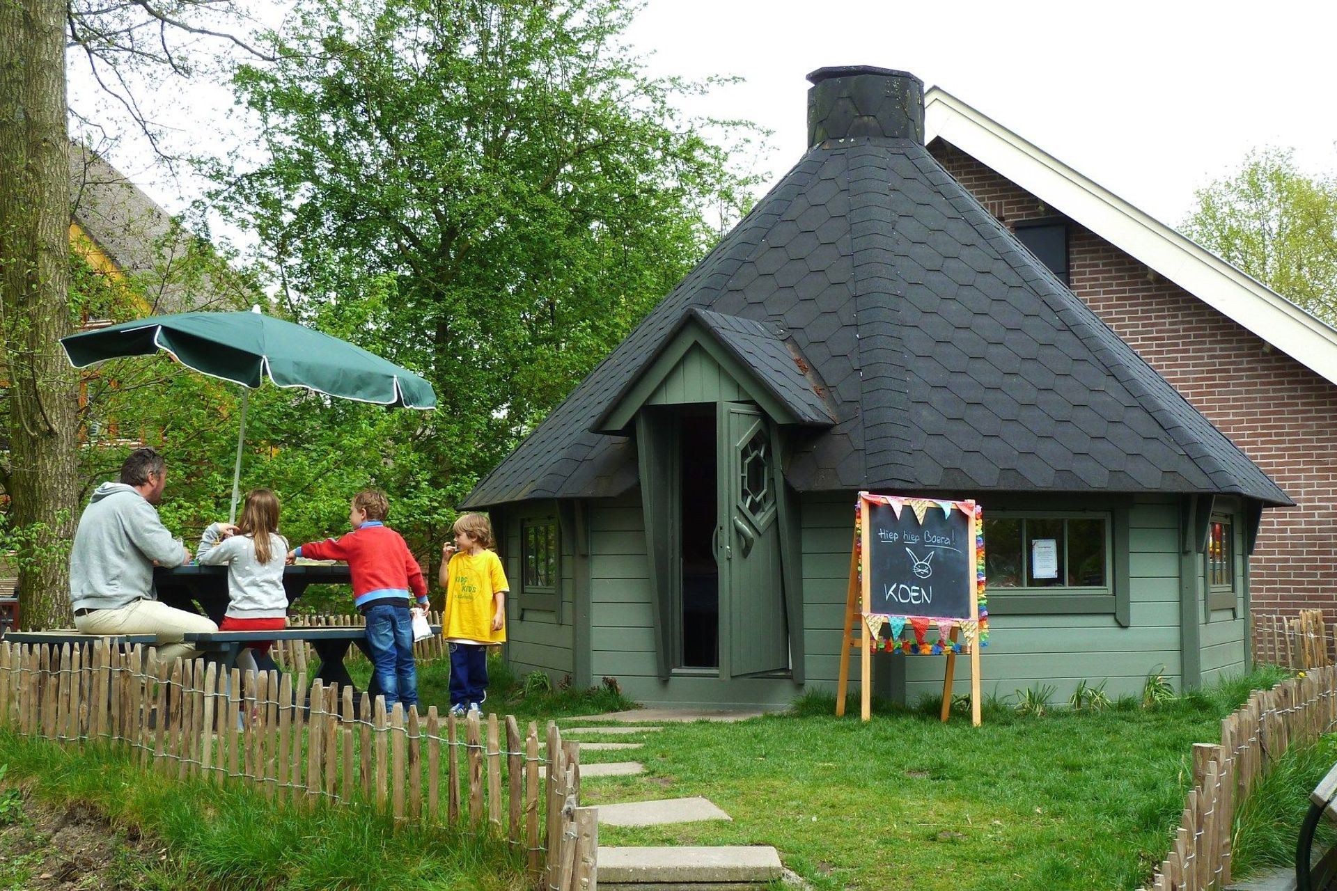 Peuters spelen bij Speelboerderij Elsenhove